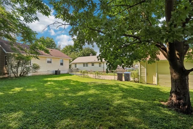 3825 2nd Avenue, Des Moines, IA 50313