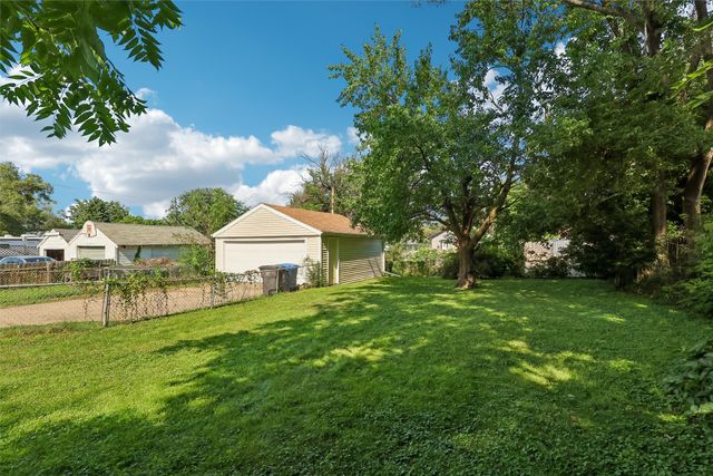 3825 2nd Avenue, Des Moines, IA 50313