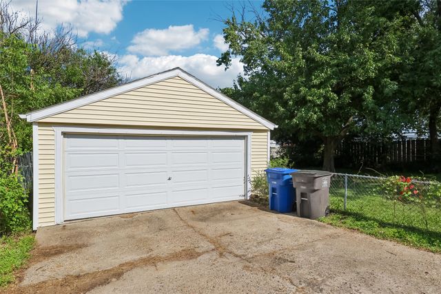 3825 2nd Avenue, Des Moines, IA 50313