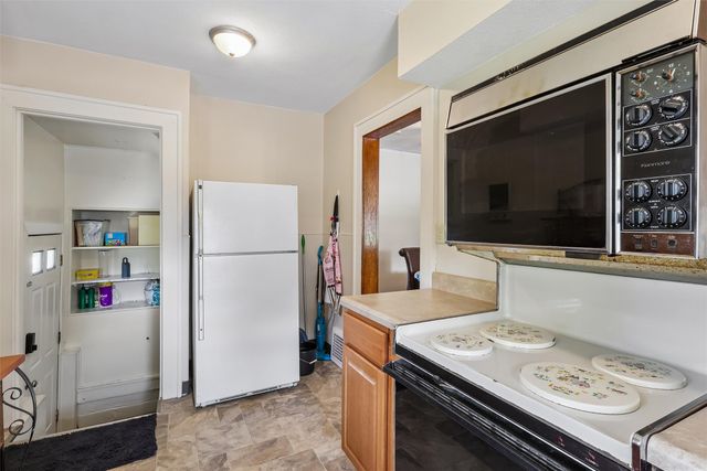 3825 2nd Avenue, Des Moines, IA 50313