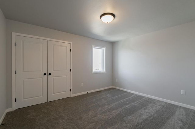 7036 65 Street S, Horace, ND 58047