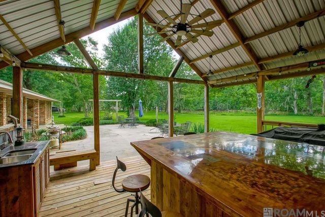 22343 La Hwy 22, Maurepas, LA 70449