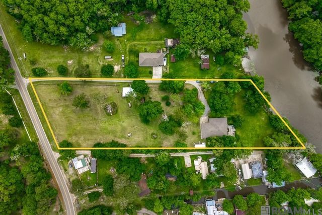 22343 La Hwy 22, Maurepas, LA 70449