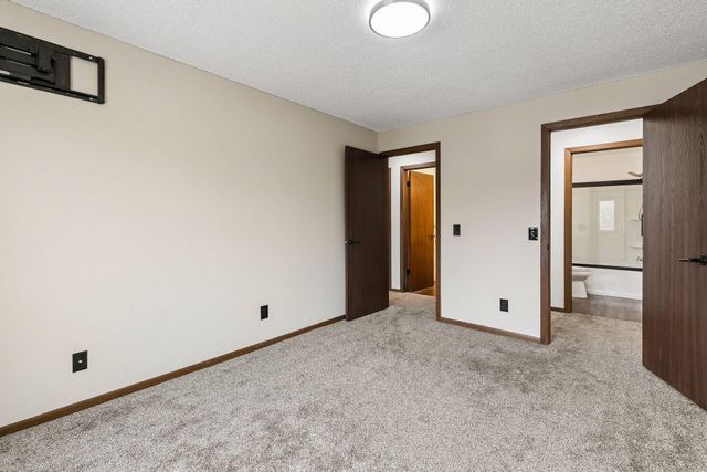 14620 Garrett Avenue 304, Apple Valley, MN 55124