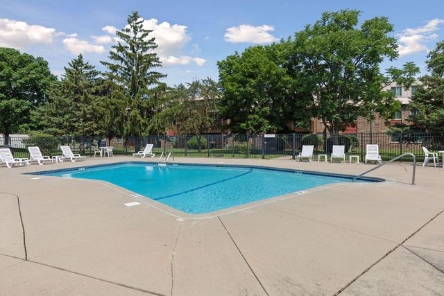 14620 Garrett Avenue 304, Apple Valley, MN 55124