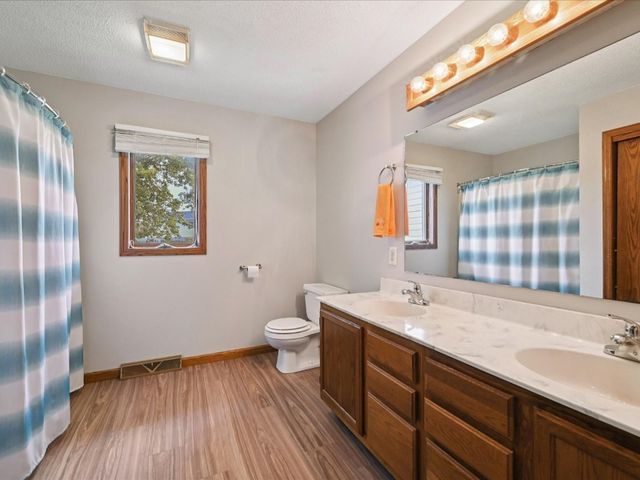 510 B Avenue, Atkins, IA 52206