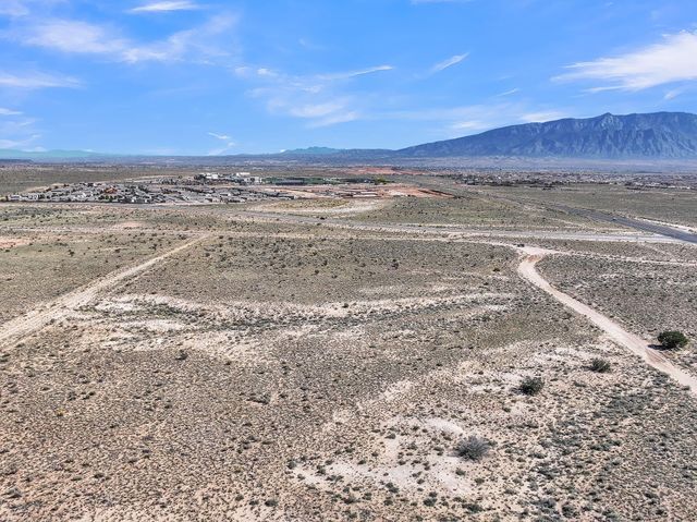 3909 Falcon Road NE, Rio Rancho, NM 87144