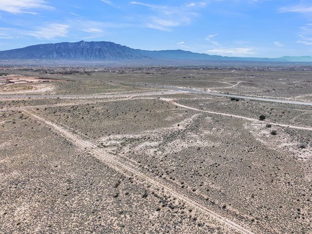 3909 Falcon Road NE, Rio Rancho, NM 87144