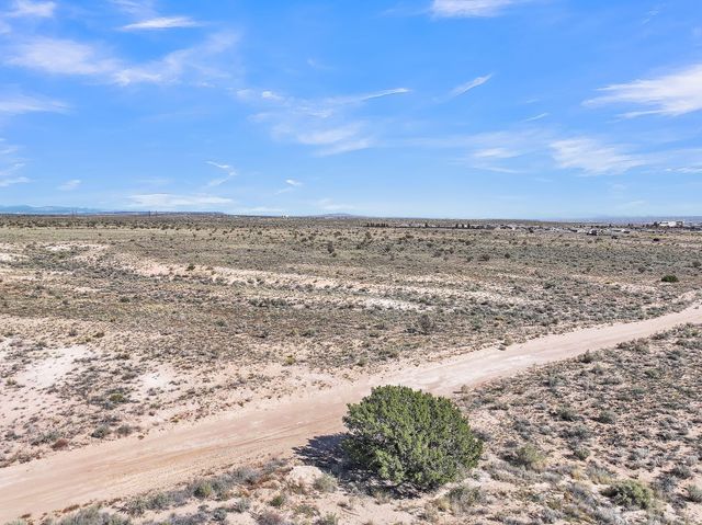3909 Falcon Road NE, Rio Rancho, NM 87144