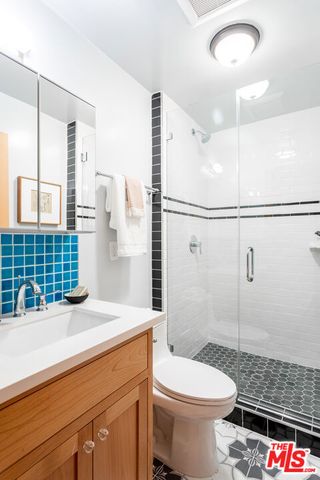3009 Virginia Road, Los Angeles, CA 90016
