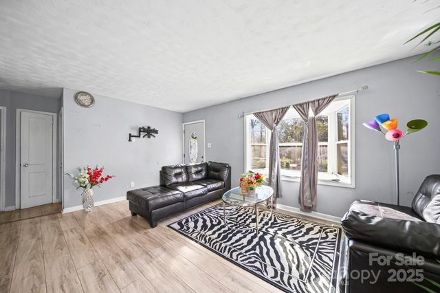 2147 Purser Drive, Charlotte, NC 28215