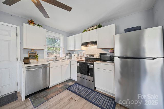 2147 Purser Drive, Charlotte, NC 28215