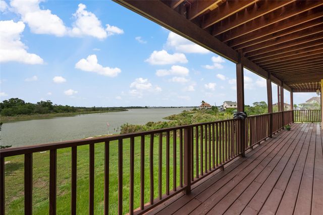 303 Winkler Street, Baytown, TX 77520