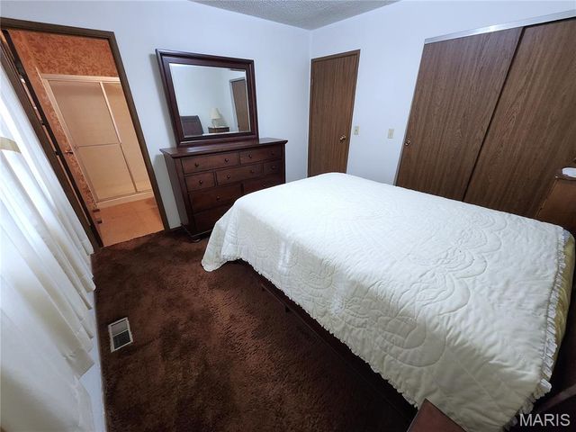 5120 BUENA Street, Granite City, IL 62040