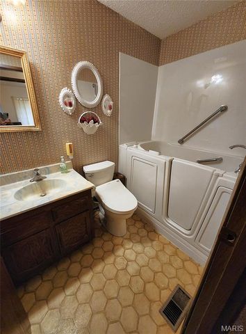 5120 BUENA Street, Granite City, IL 62040