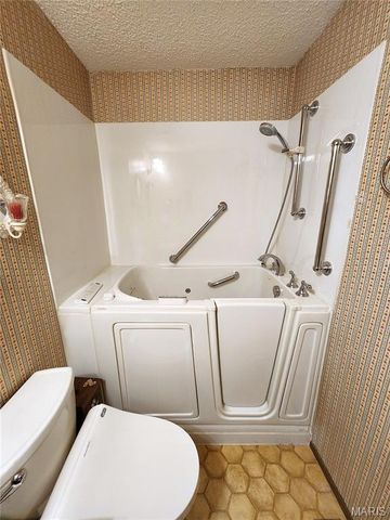 5120 BUENA Street, Granite City, IL 62040