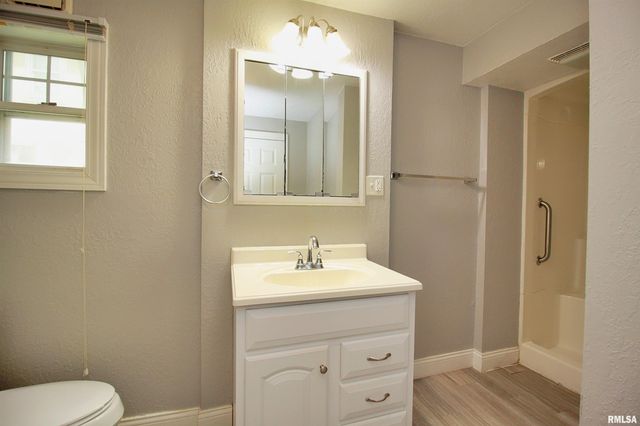 817 MARQUETTE Street, Davenport, IA 52802