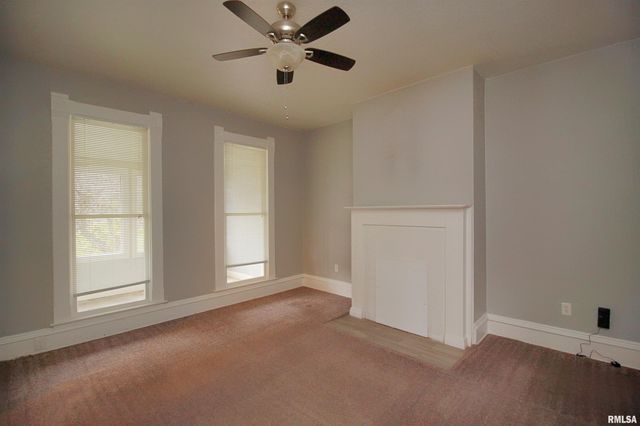 817 MARQUETTE Street, Davenport, IA 52802