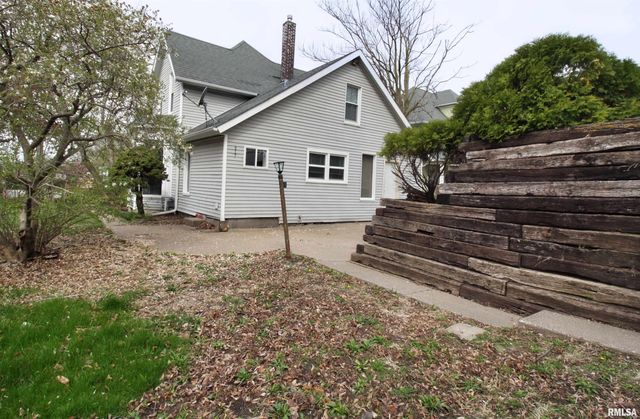 817 MARQUETTE Street, Davenport, IA 52802