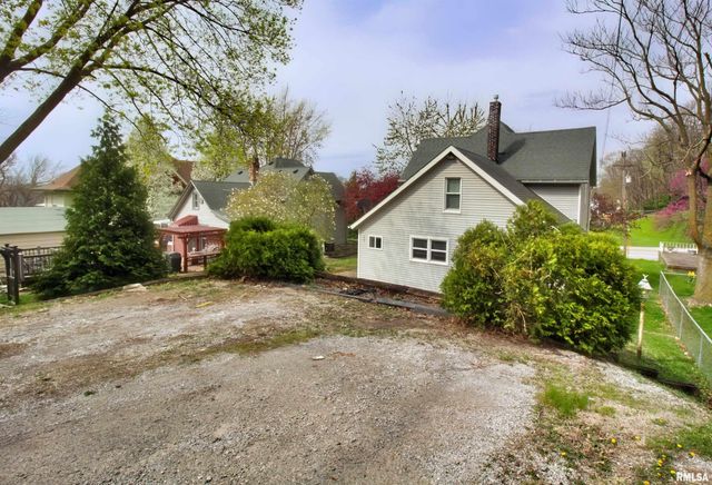 817 MARQUETTE Street, Davenport, IA 52802