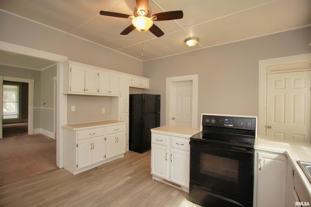 817 MARQUETTE Street, Davenport, IA 52802