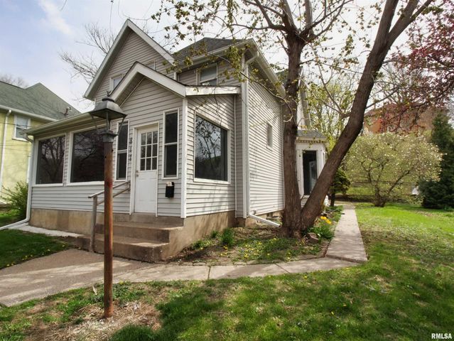 817 MARQUETTE Street, Davenport, IA 52802