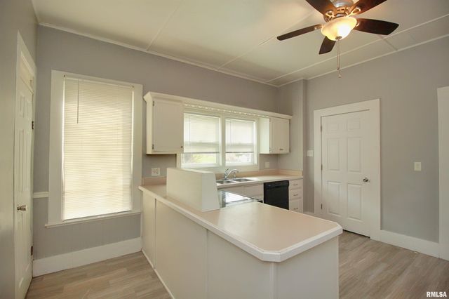 817 MARQUETTE Street, Davenport, IA 52802