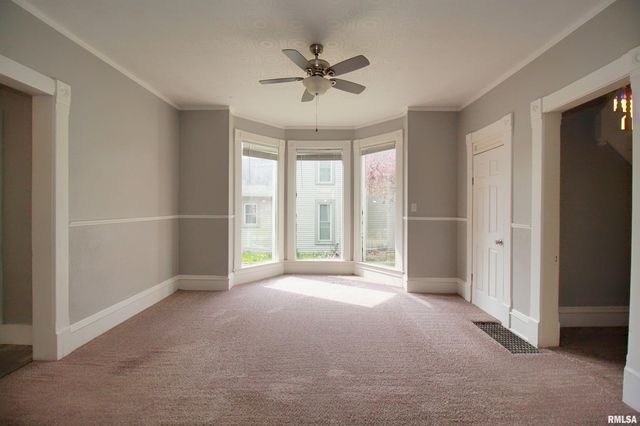 817 MARQUETTE Street, Davenport, IA 52802