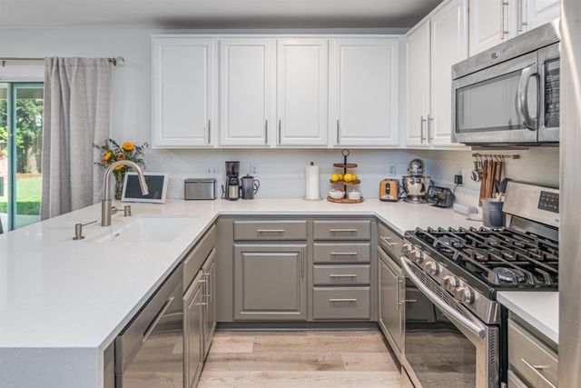 3080 Carmel Bay Rd, West Sacramento, CA 95691