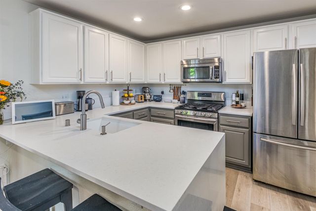 3080 Carmel Bay Rd, West Sacramento, CA 95691