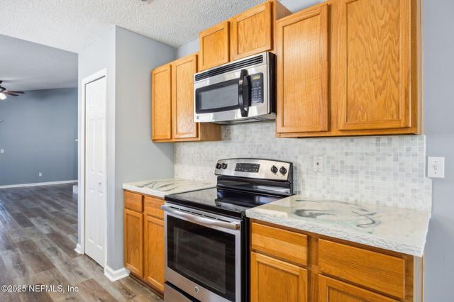 8047 BEAVER CREEK Drive, Jacksonville, FL 32210