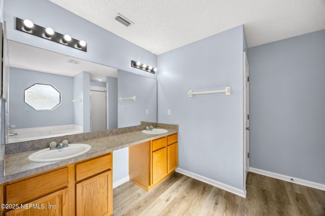 8047 BEAVER CREEK Drive, Jacksonville, FL 32210