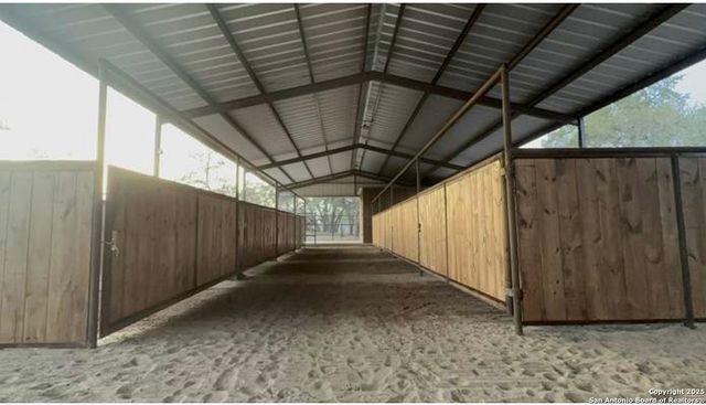 224 County Road 789, Natalia, TX 78059