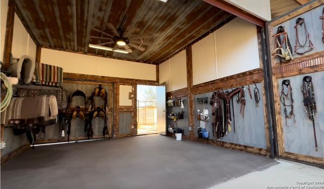 224 County Road 789, Natalia, TX 78059