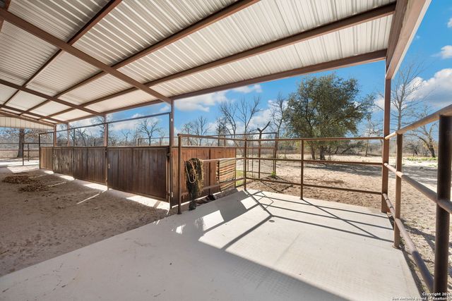 224 County Road 789, Natalia, TX 78059