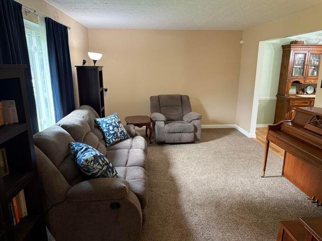 13137 E Crosset Hill Drive, Pickerington, OH 43147