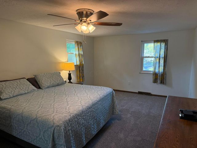 13137 E Crosset Hill Drive, Pickerington, OH 43147