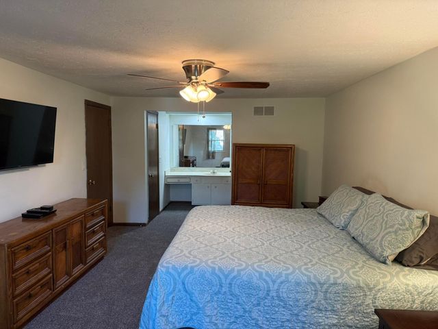 13137 E Crosset Hill Drive, Pickerington, OH 43147