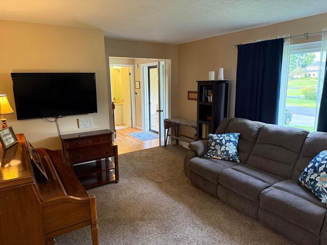 13137 E Crosset Hill Drive, Pickerington, OH 43147