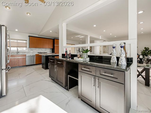 2918 Woodbine Drive, Waterford, MI 48328