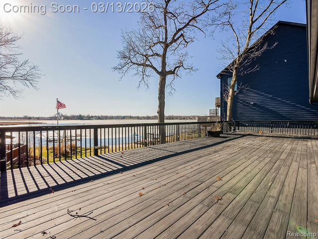 2918 Woodbine Drive, Waterford, MI 48328