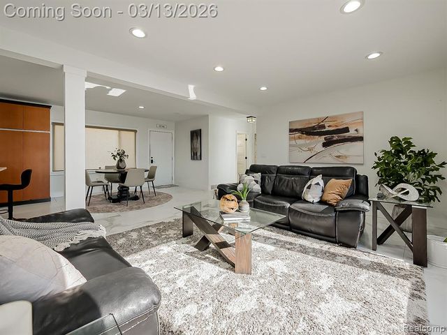 2918 Woodbine Drive, Waterford, MI 48328