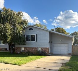 236 Myers Avenue SW, New Philadelphia, OH 44663