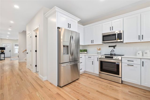 2907 Post Road 6, Warwick, RI 02886