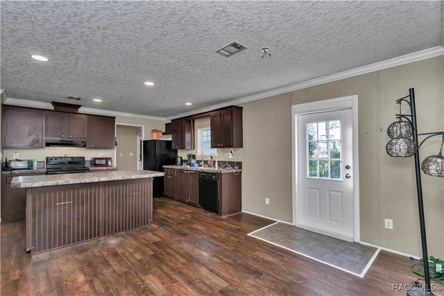 5860 SE 183rd Terrace, Ocklawaha, FL 32179