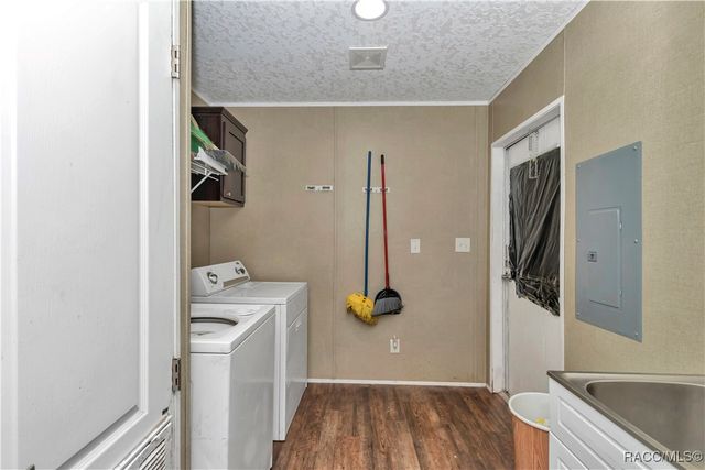 5860 SE 183rd Terrace, Ocklawaha, FL 32179