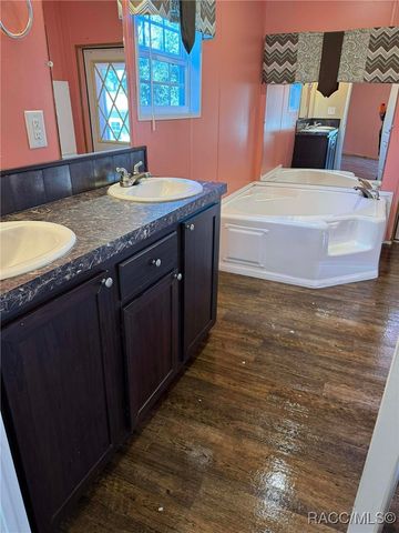 5860 SE 183rd Terrace, Ocklawaha, FL 32179