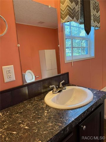 5860 SE 183rd Terrace, Ocklawaha, FL 32179