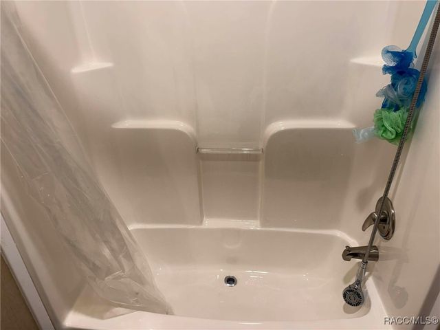 5860 SE 183rd Terrace, Ocklawaha, FL 32179