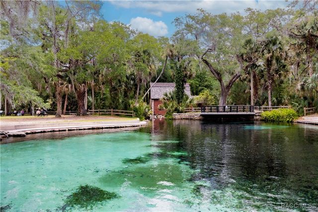 5860 SE 183rd Terrace, Ocklawaha, FL 32179